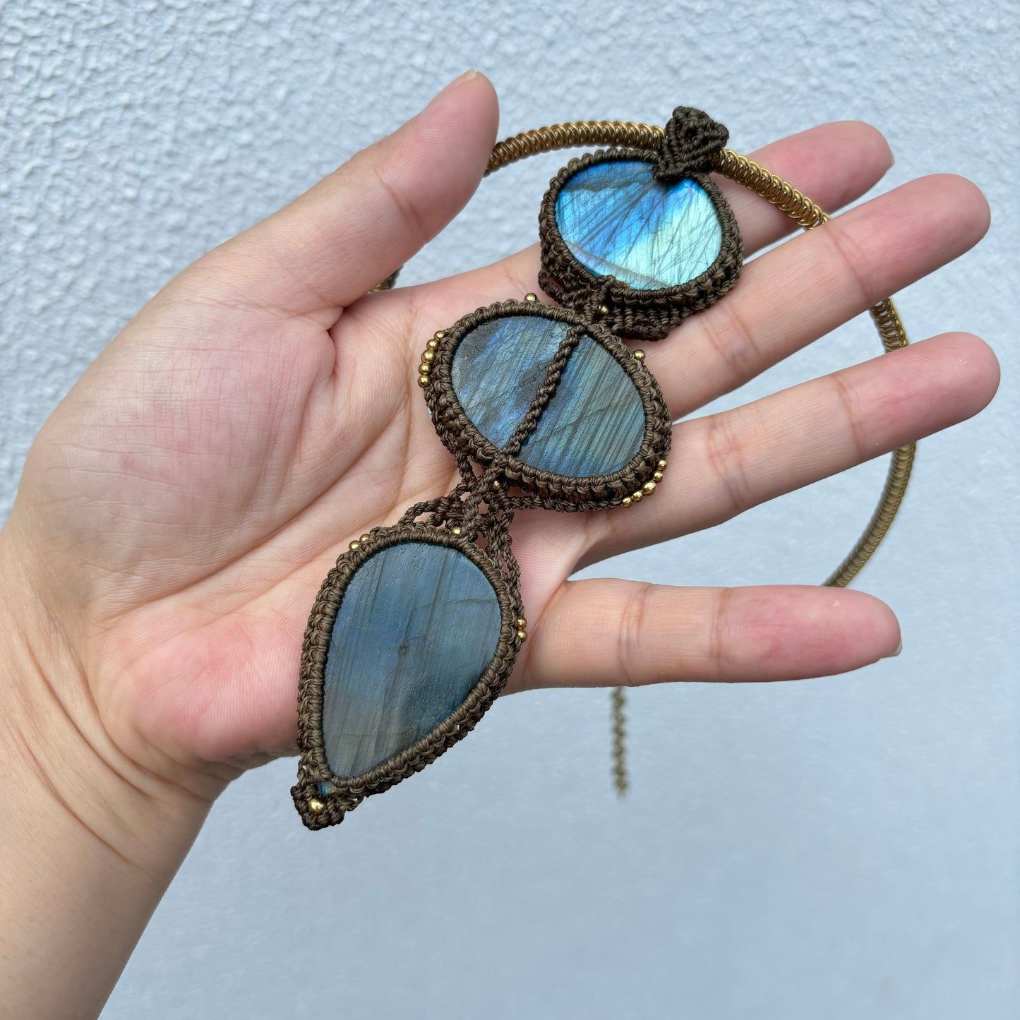 M24121 - Macrame labradorite chocker