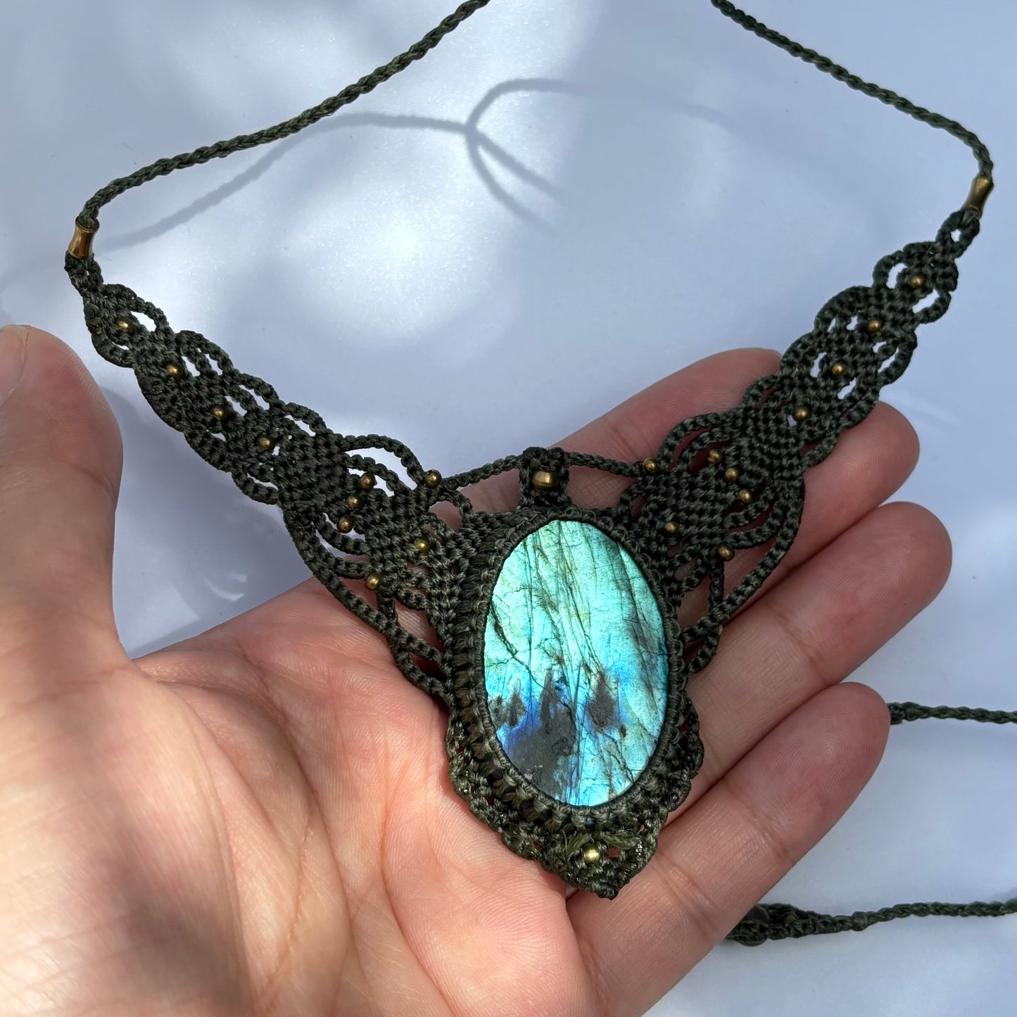 M24118 - Macrame labradorite necklace